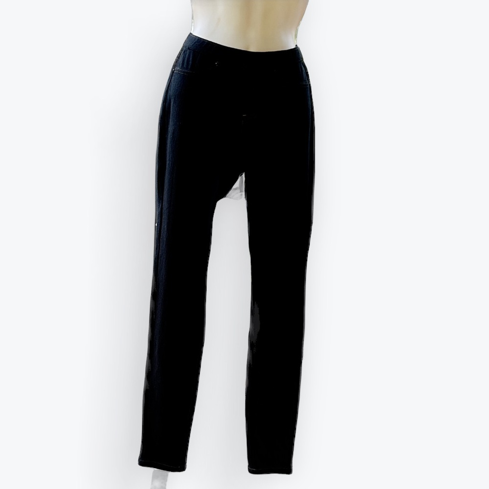 Model-Off-Duty Edgy Urban Contouring Hue  Original Jeans Black Leggings NWT ~ S